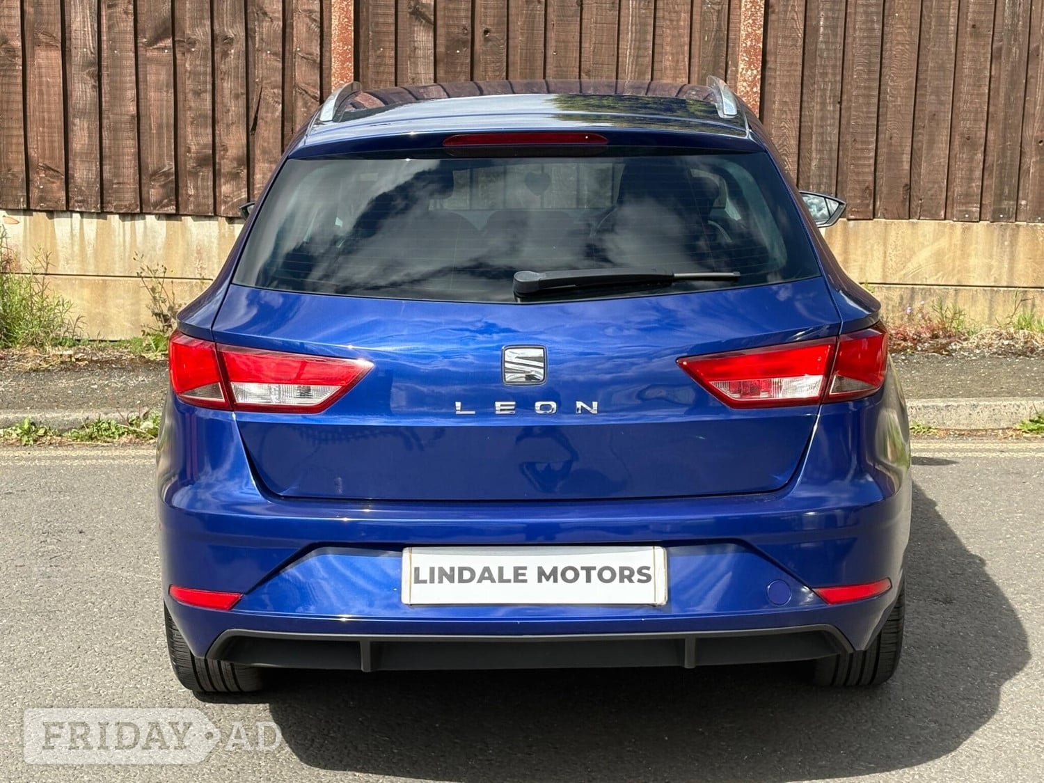 [ berth ]SEAT Leon