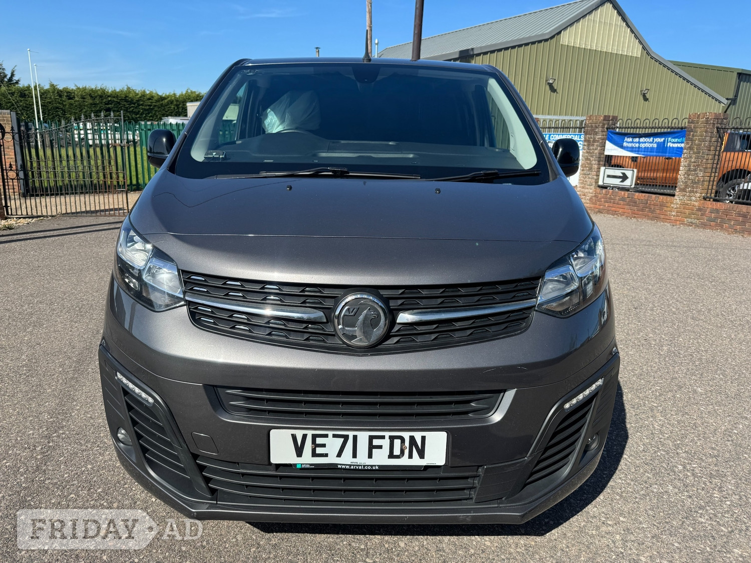 [ berth ]Vauxhall Vivaro