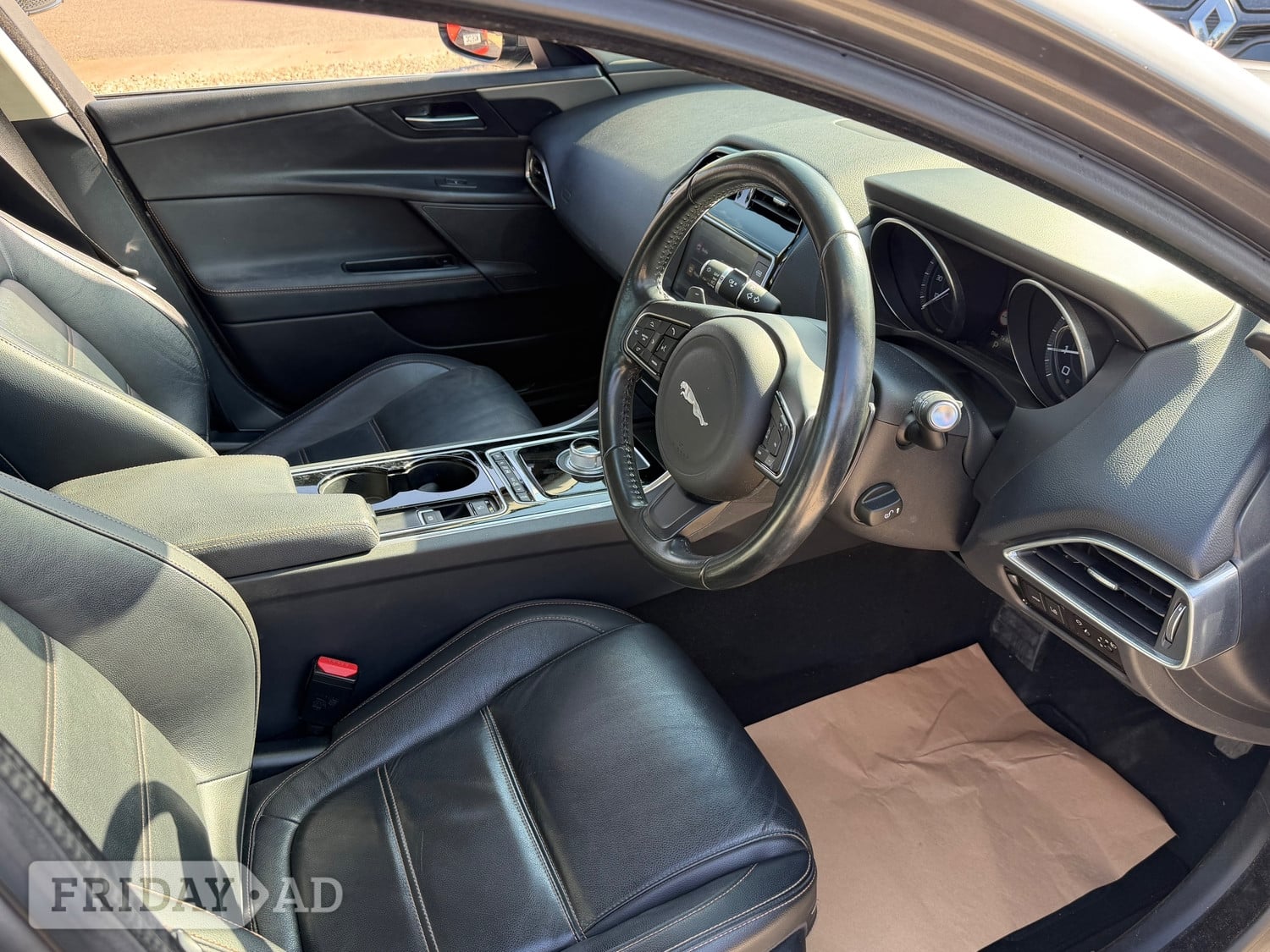 [ berth ]Jaguar XE