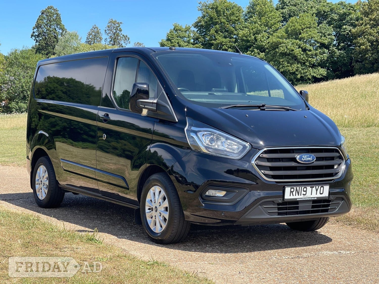 [ berth ]Ford Transit Custom