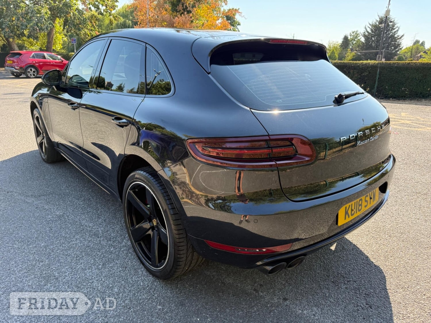 [ berth ]Porsche Macan