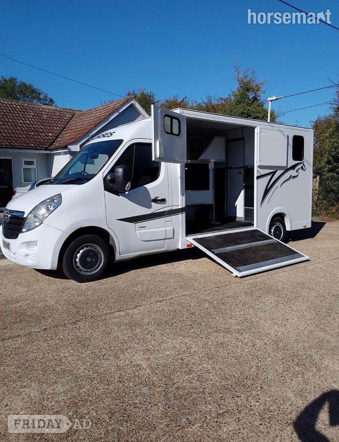 Unknown  Vauxhall Horsebox - Trailers & Horseboxes in Bowers Gifford