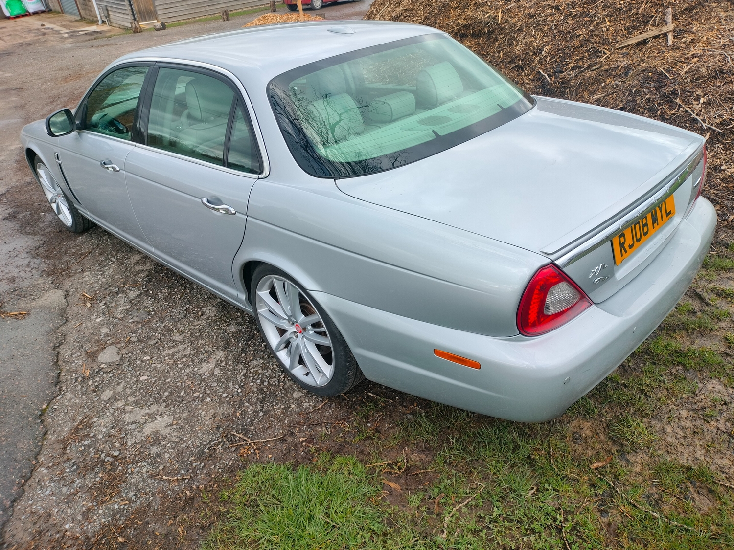 Jaguar XJ 2008 - Cars