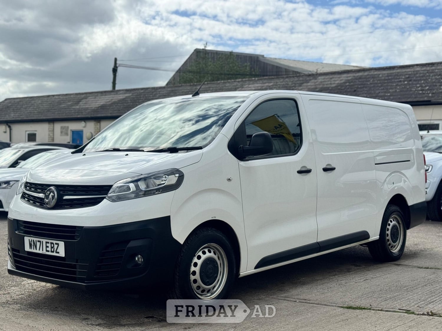 [ berth ]Vauxhall Vivaro