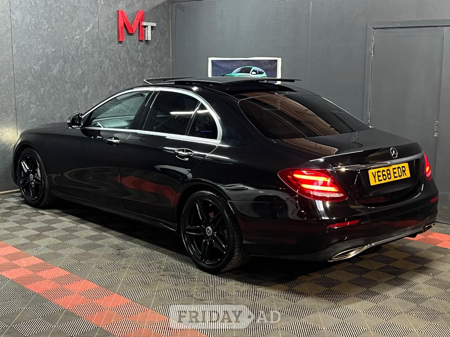 [ berth ]Mercedes-Benz E Class