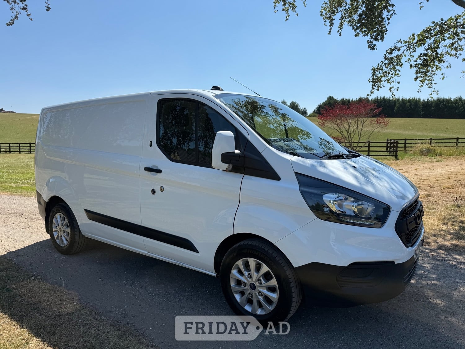 [ berth ]Ford Transit Custom