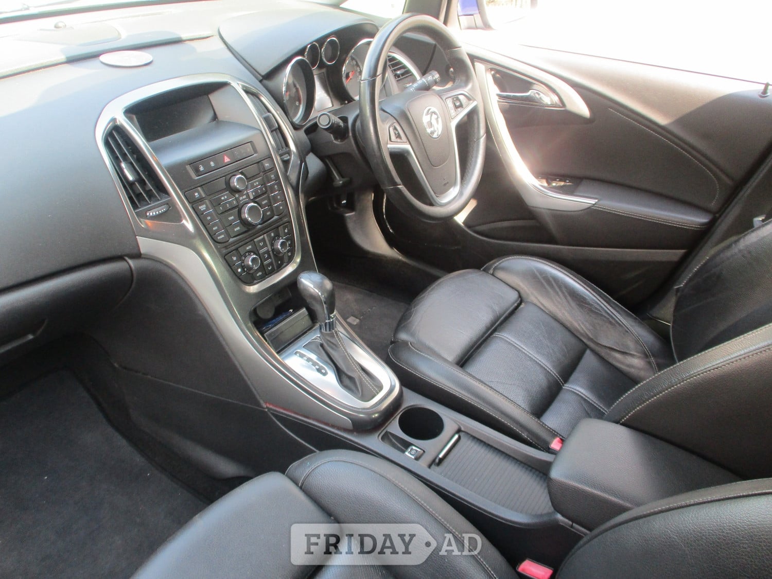 Vauxhall Astra 2012 - Cars