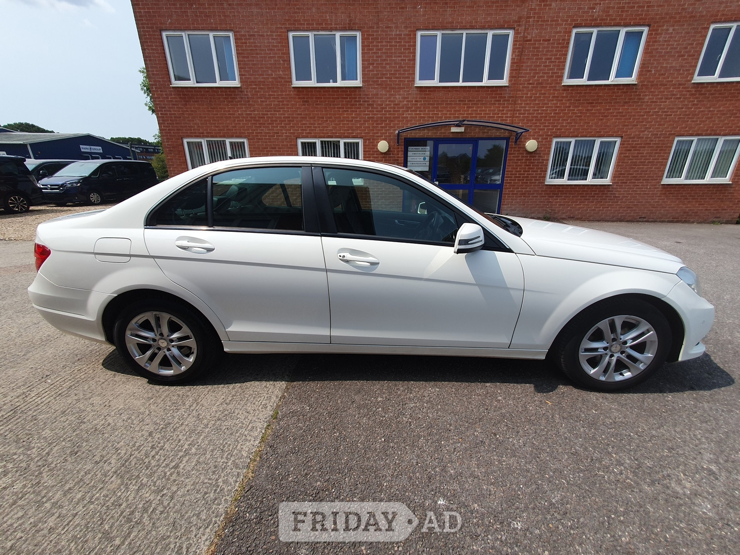 [ berth ]Mercedes-Benz C Class