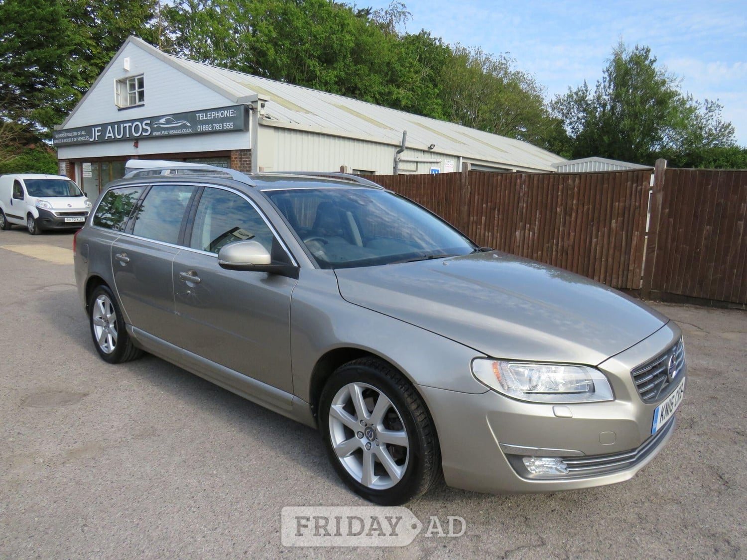 Volvo V70 2016 - Cars in Wadhurst