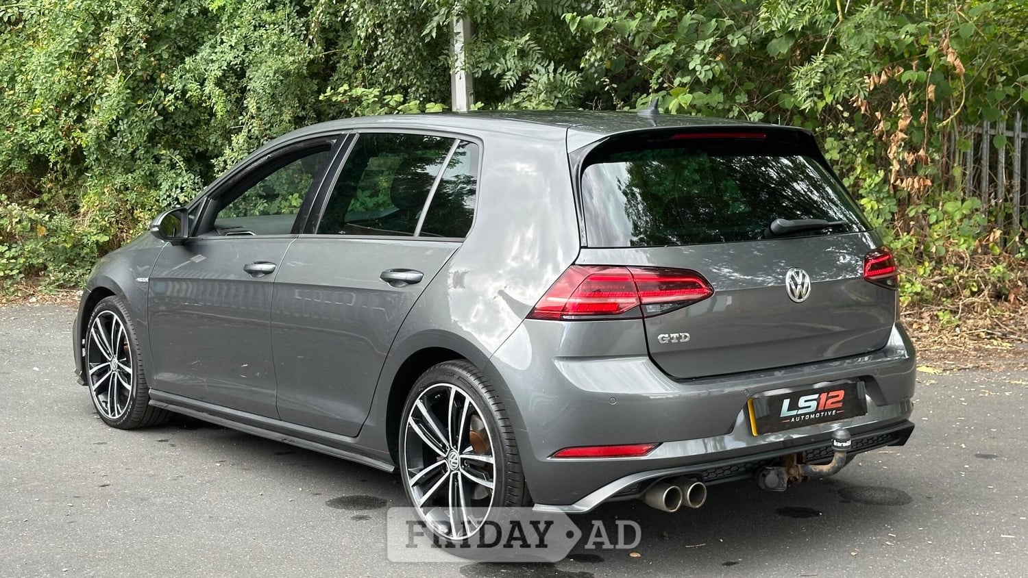 Volkswagen Golf 2017 - Cars in Leeds
