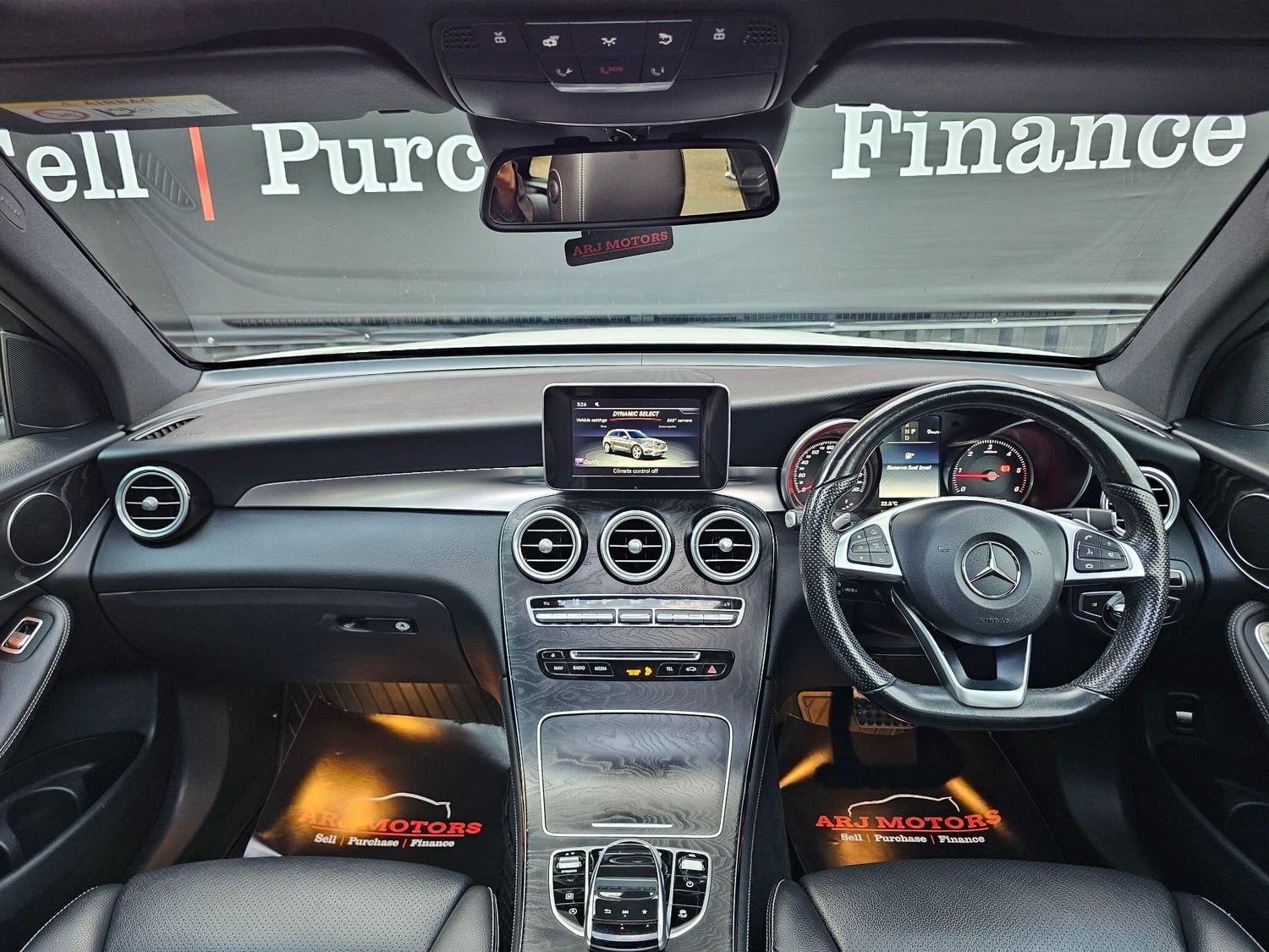 [ berth ]Mercedes-Benz GLC