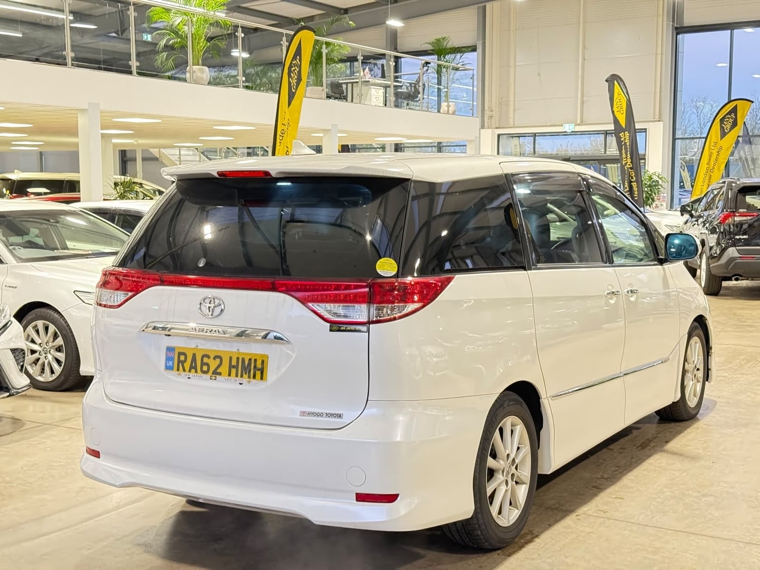 [ berth ]Toyota Estima