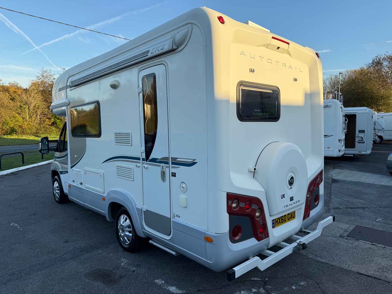 [ berth ]Auto-Trail Tracker EKS Lo-Line