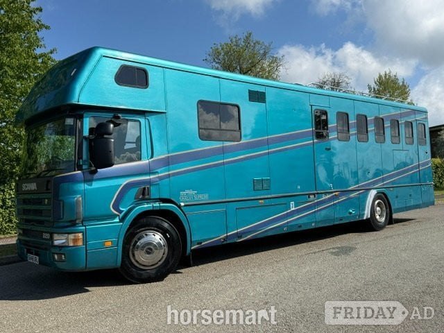 Oakley Supreme  Scania 220  Horsebox in Banbury