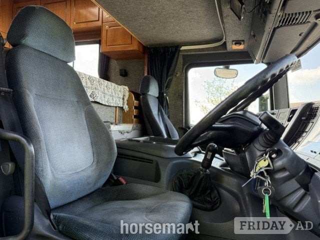 Oakley Supreme  Scania 220  Horsebox - Trailers & Horseboxes in Banbury