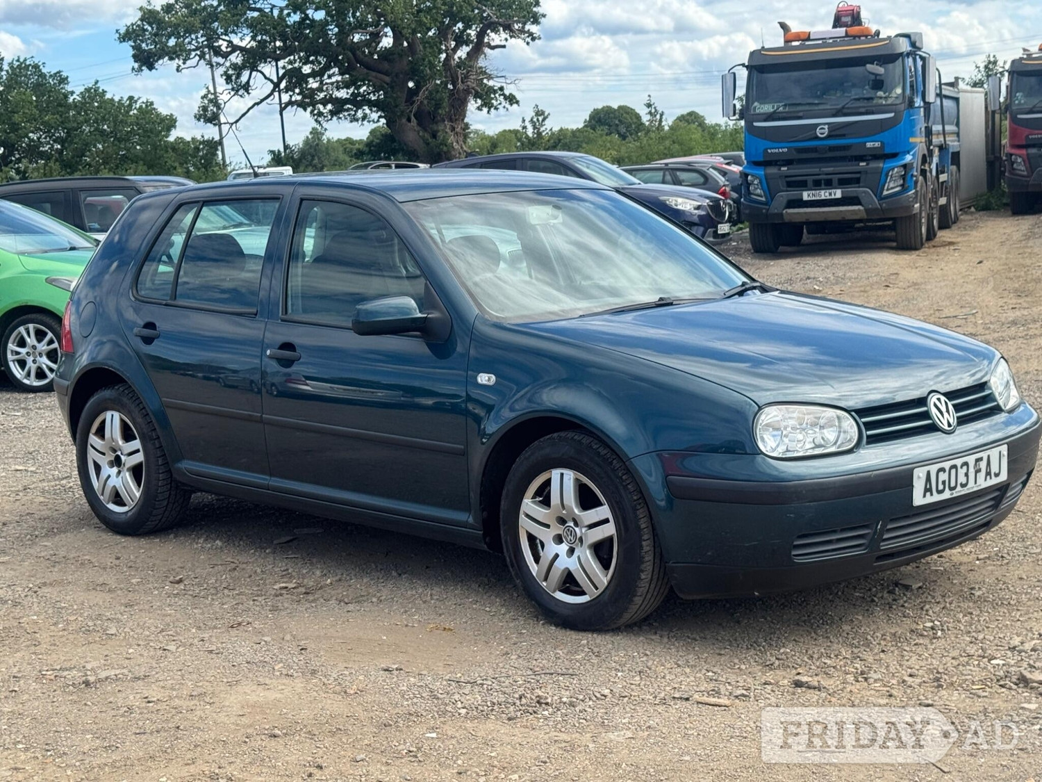 Volkswagen Golf 2003 - Cars in Windsor