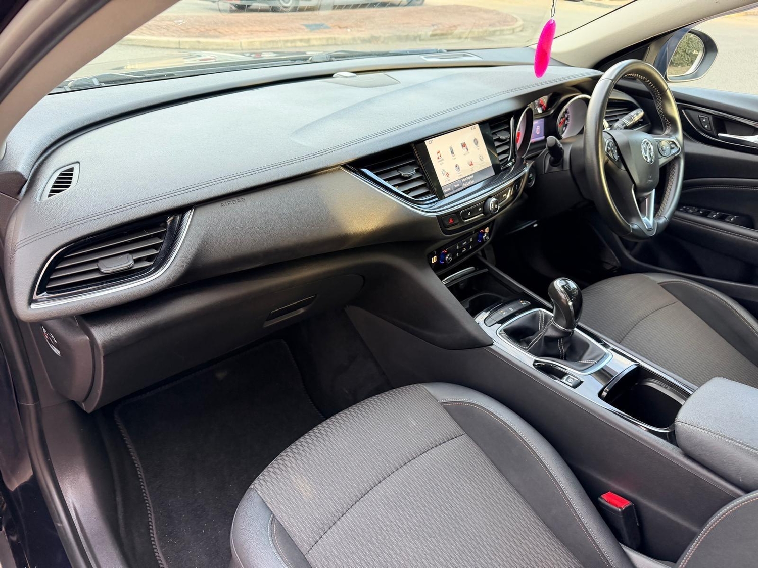 Vauxhall Insignia 2018 - Cars
