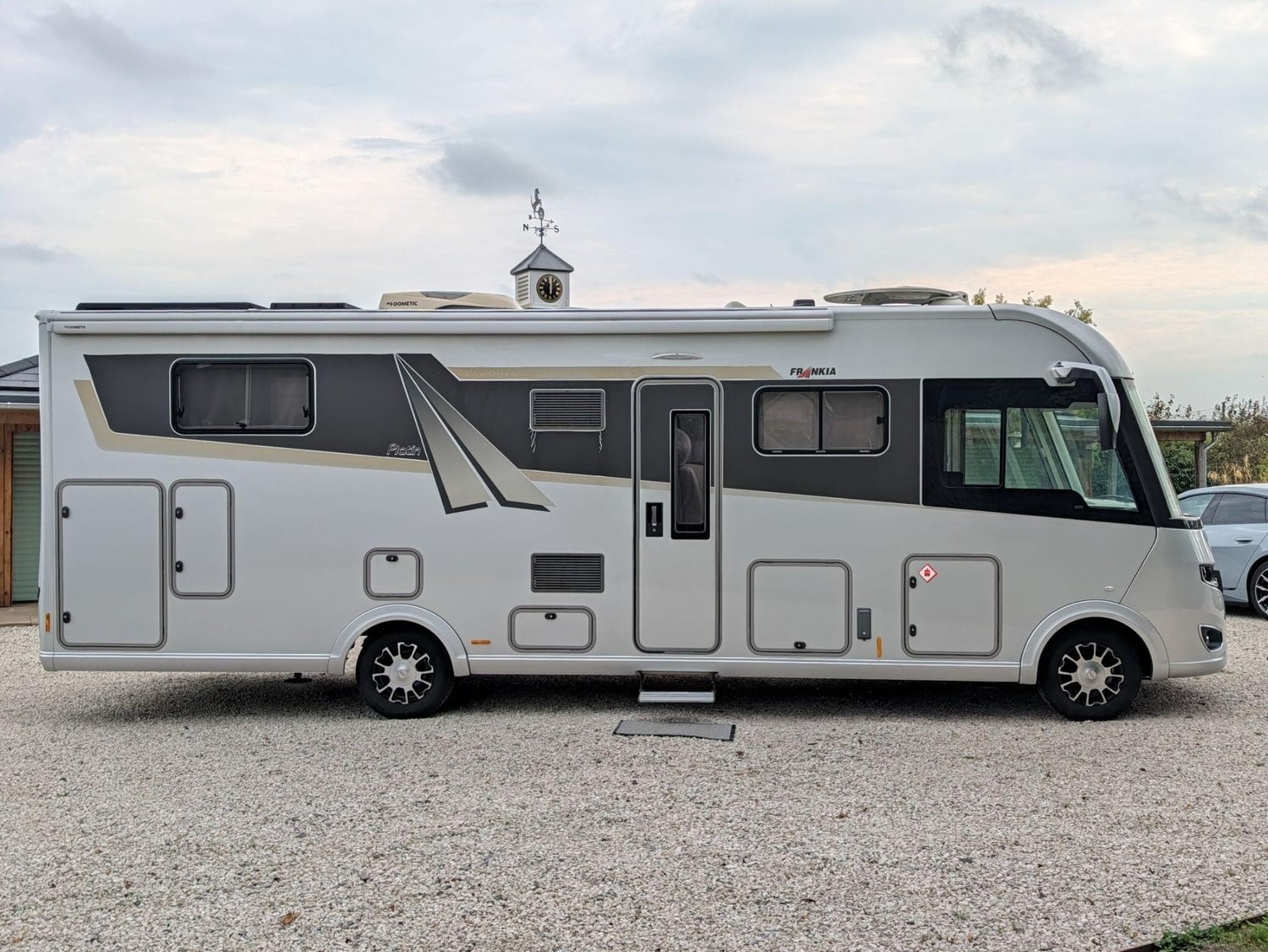 [2 berth ]Frankia Platin I 8400 QD (Island Bed)