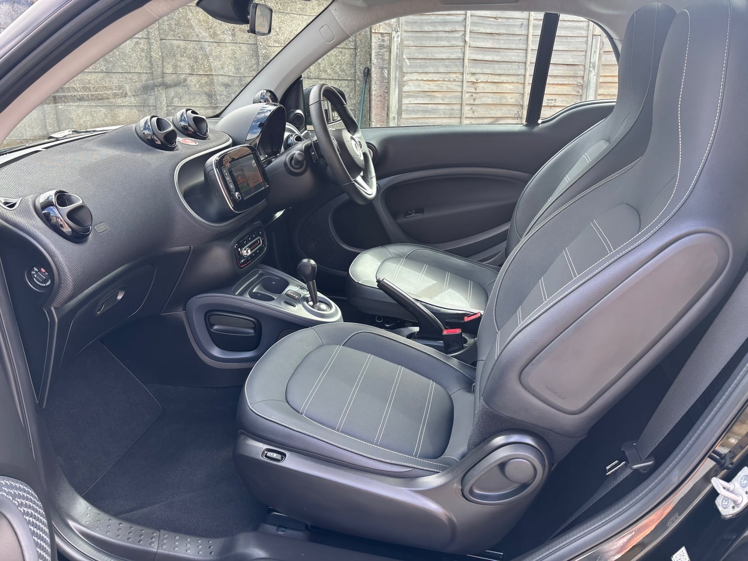 Smart ForTwo Coupe 2016 - Cars in Hillingdon