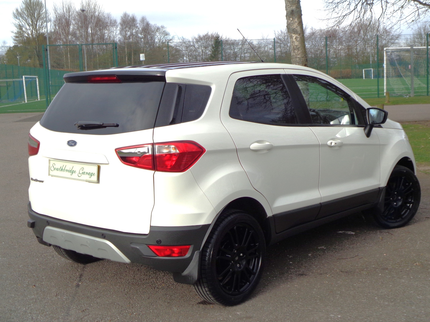 [ berth ]Ford Ecosport