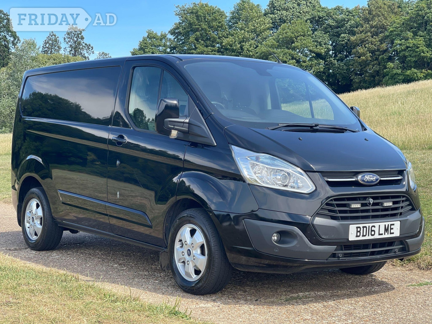 [ berth ]Ford Transit Custom