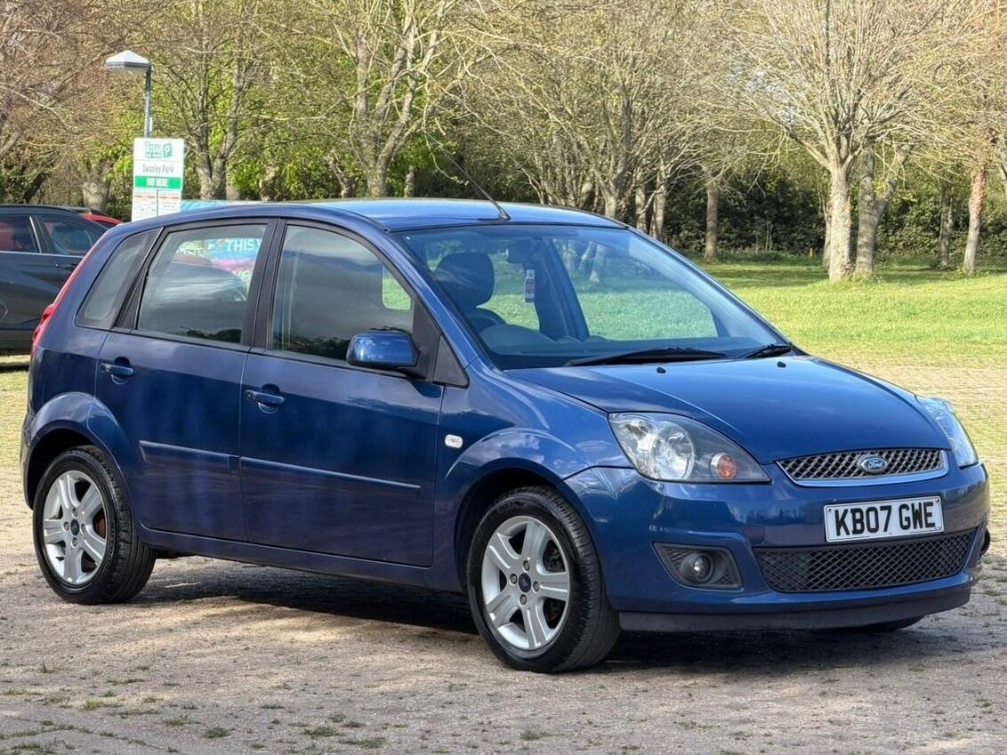 [ berth ]Ford Fiesta