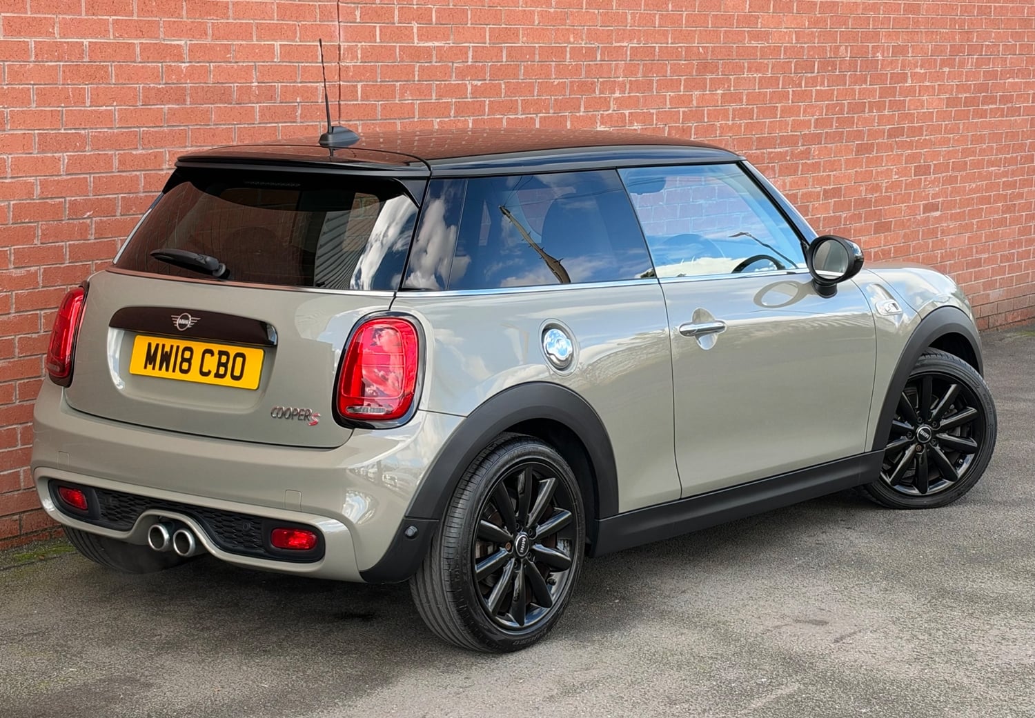 [ berth ]Mini Hatch