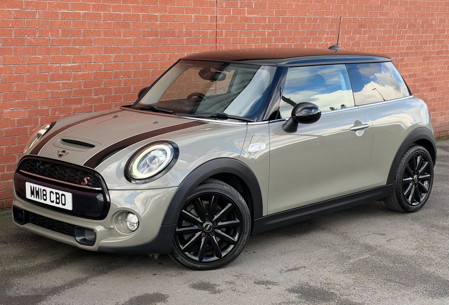 Mini Hatch 2018 - Cars