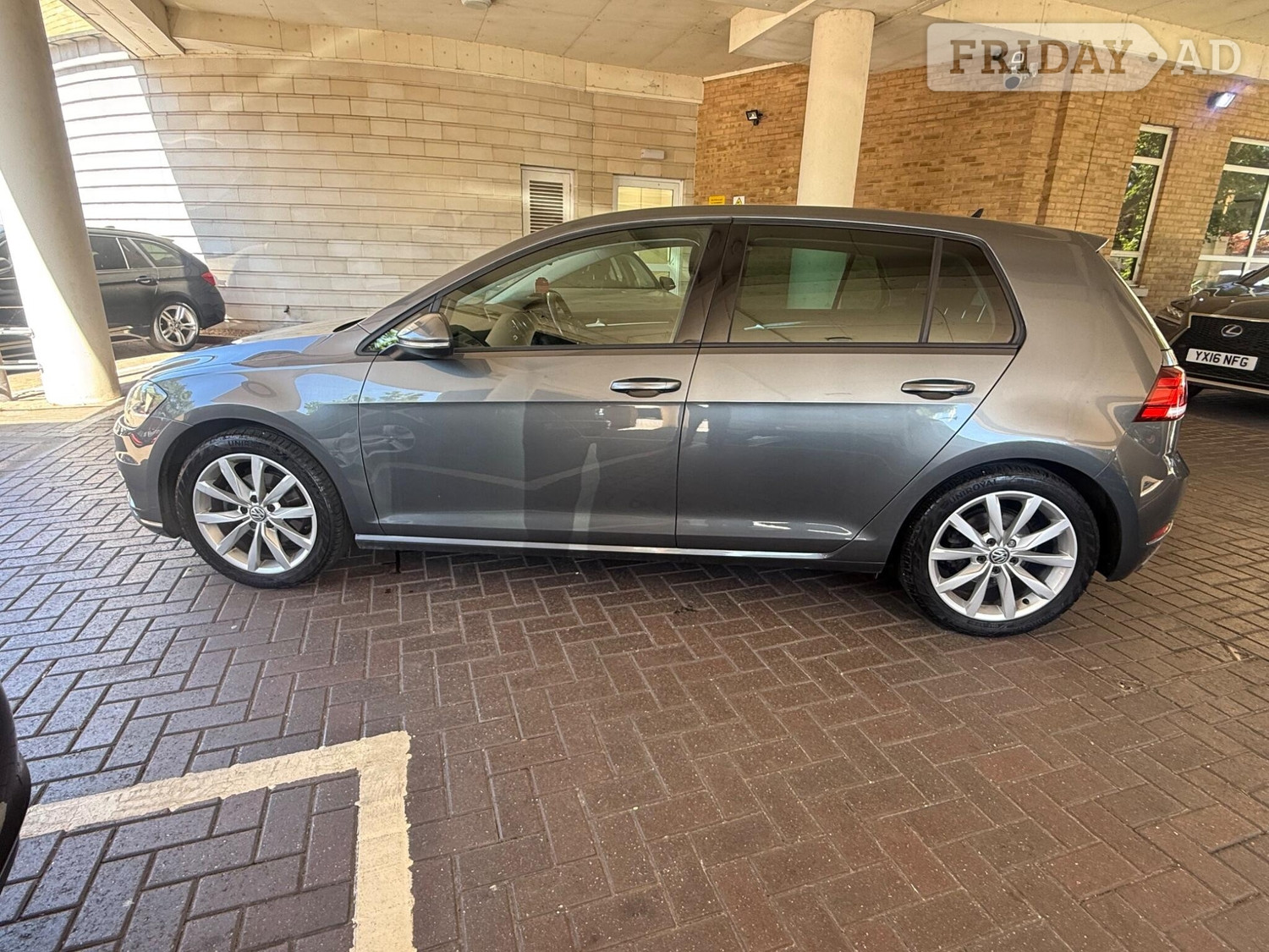 Volkswagen Golf 2019 - Cars