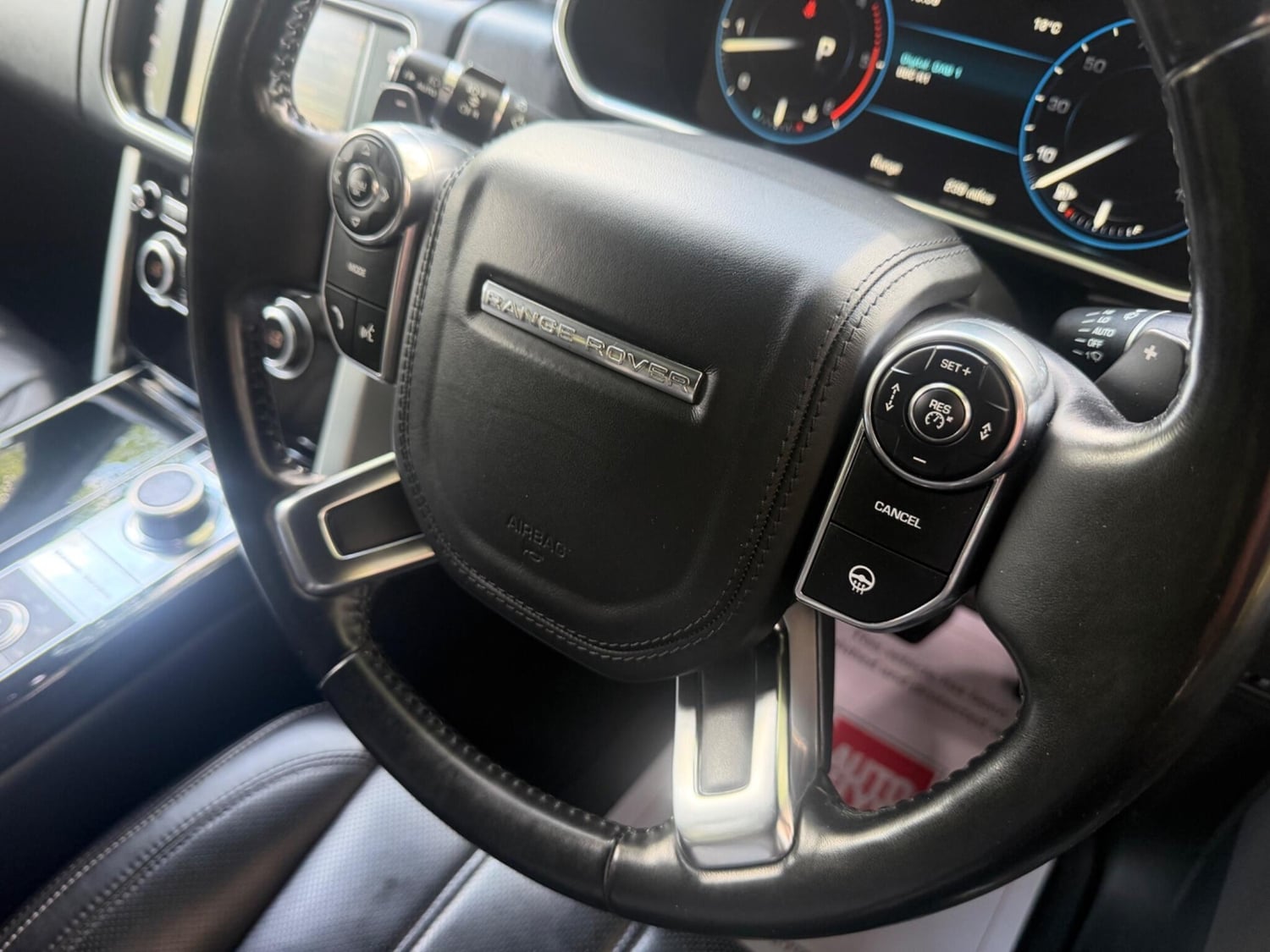 [ berth ]Land Rover Range Rover