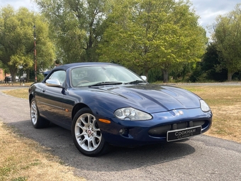 Jaguar XKR 2000