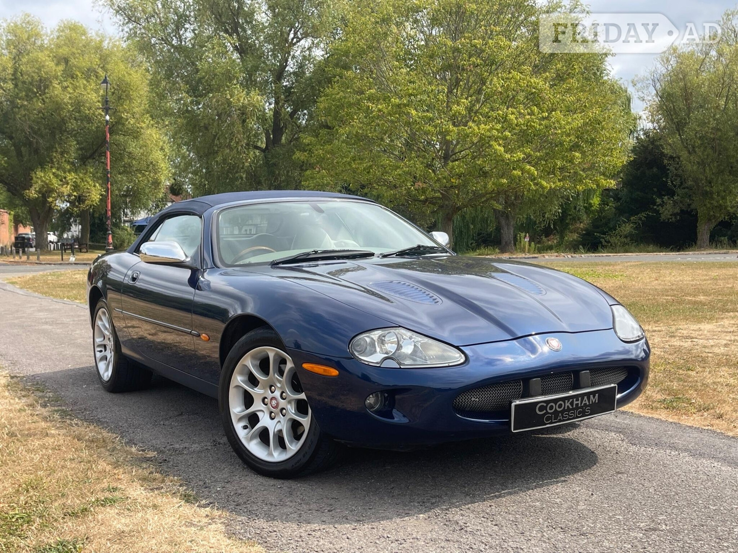 Jaguar XKR 2000 in Maidenhead