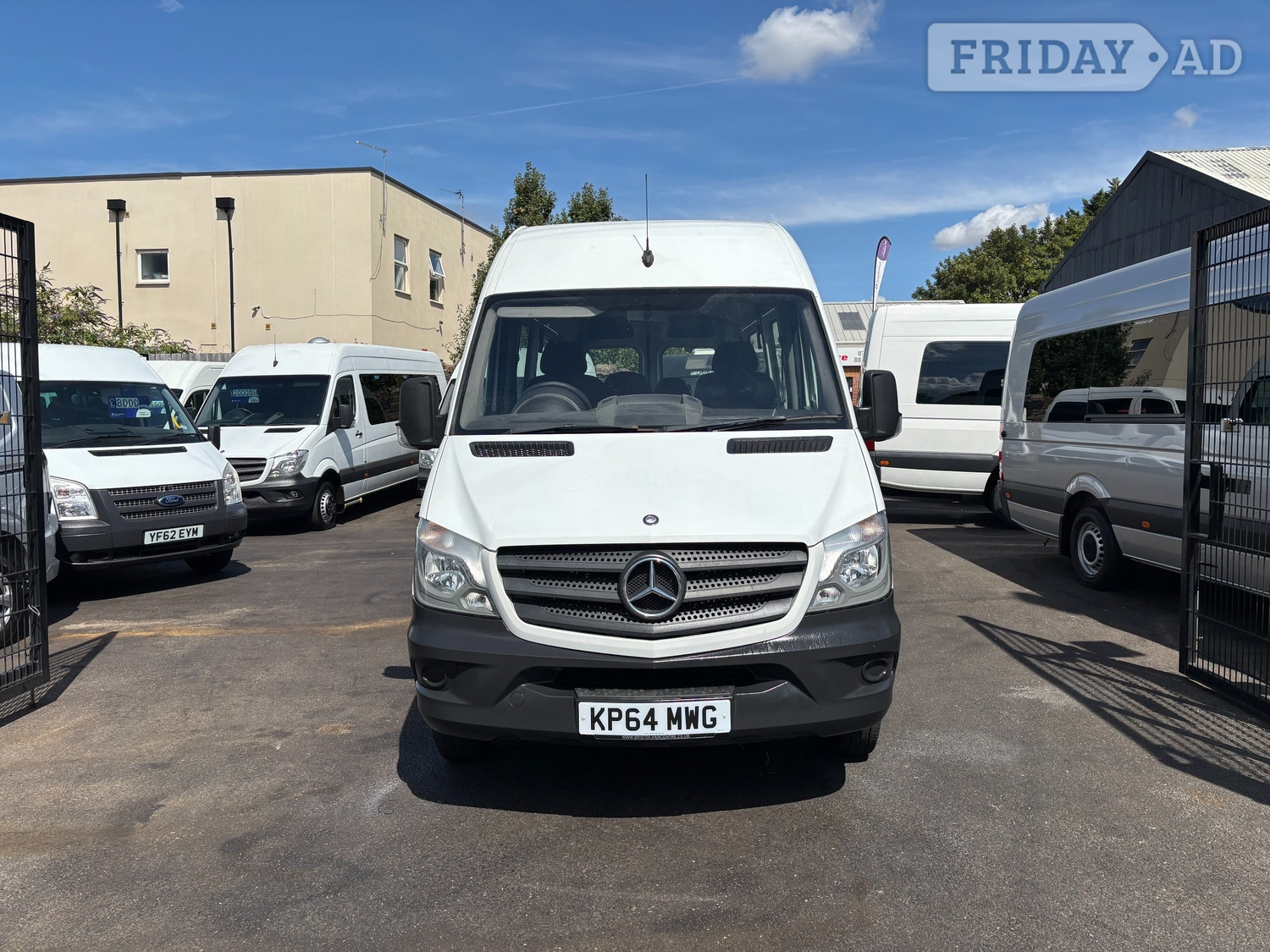 [ berth ]Mercedes-Benz Traveliner