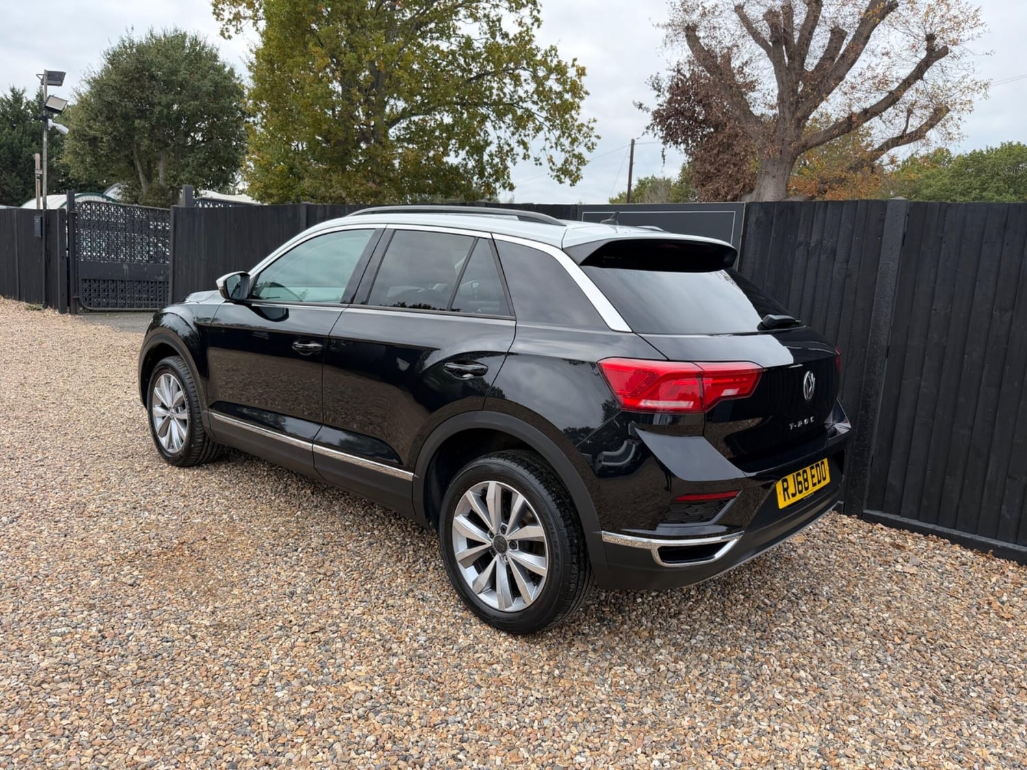 Volkswagen T-Roc 2018 - Cars