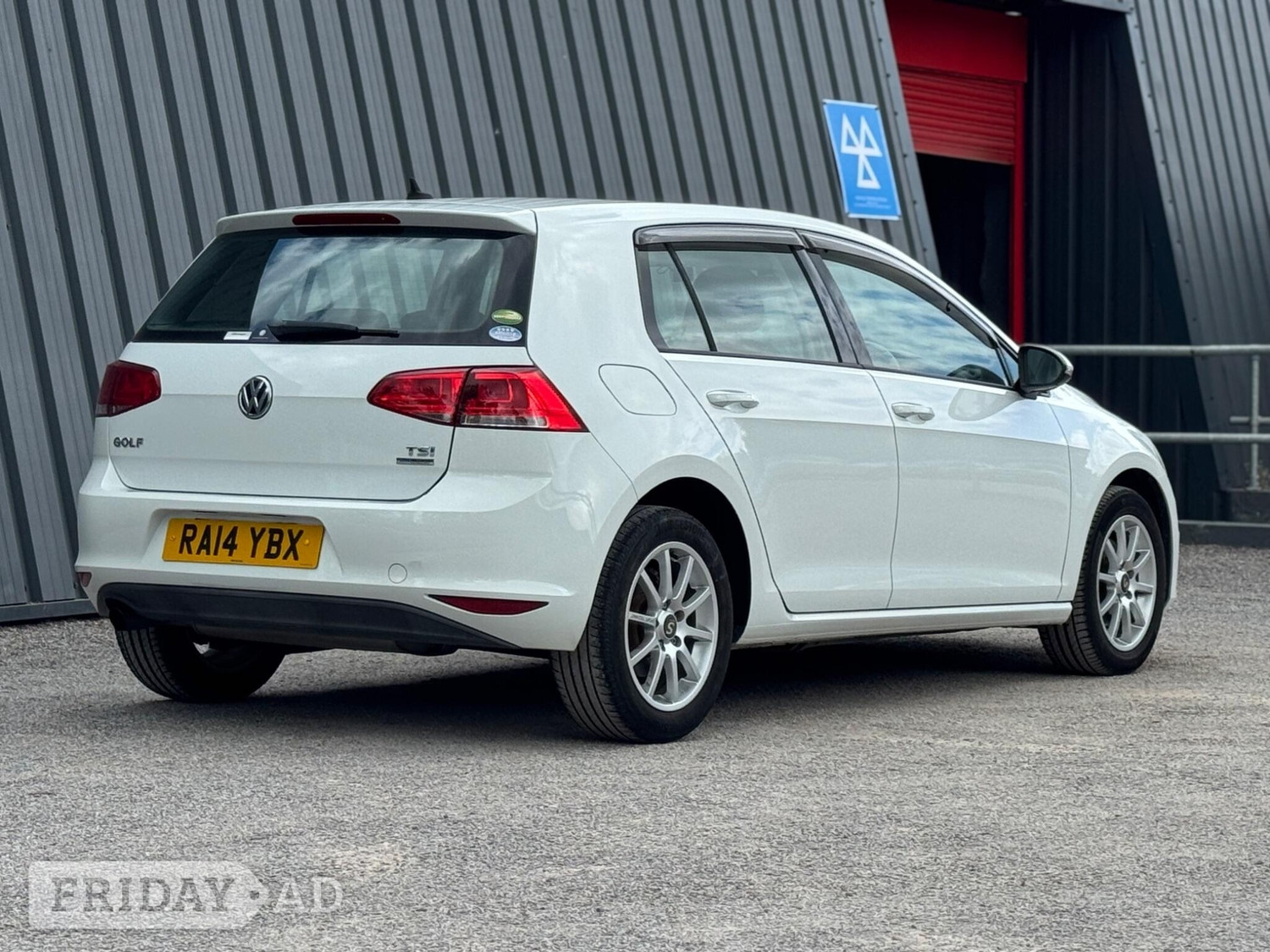 Volkswagen Golf 2014 - Cars in Farnham