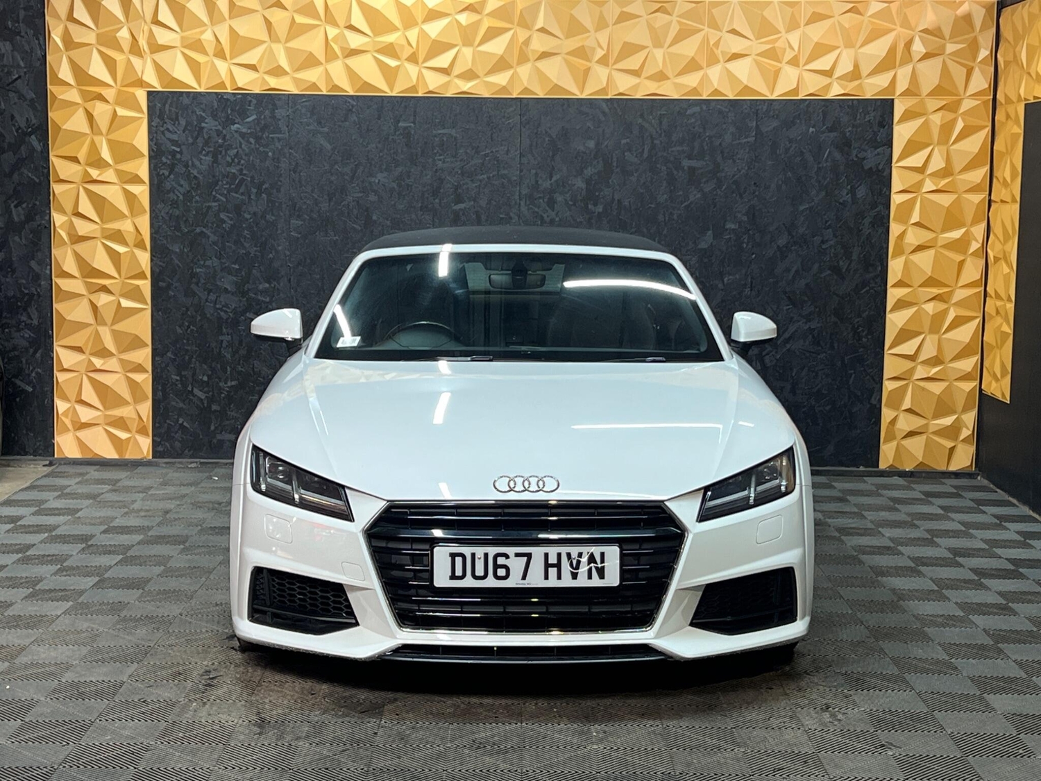[ berth ]Audi TT