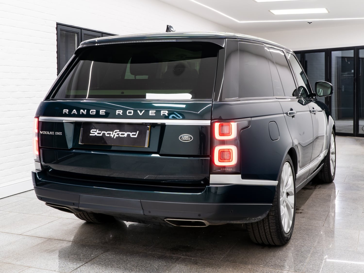 [ berth ]Land Rover Range Rover