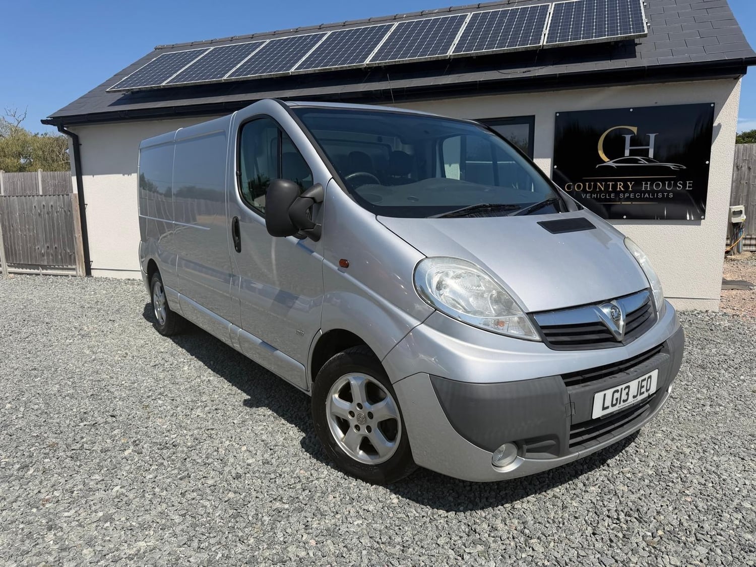 [ berth ]Vauxhall Vivaro
