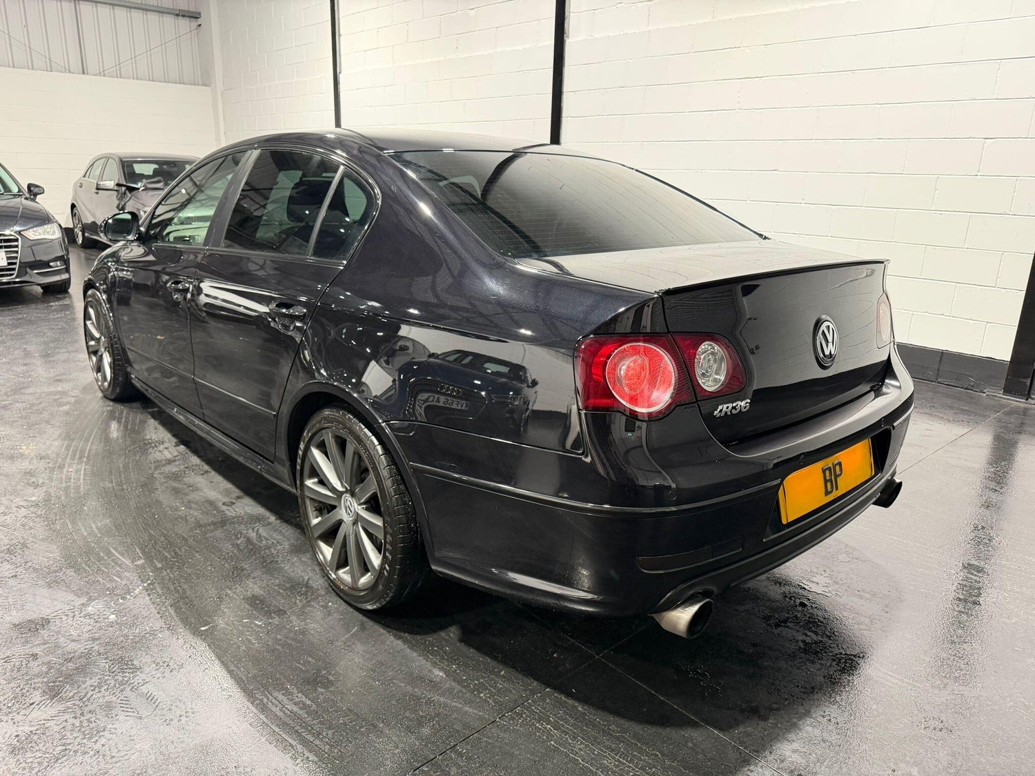 Volkswagen Passat 2008 - Cars in Bradford