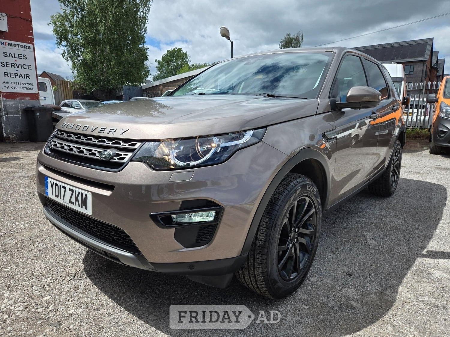 [ berth ]Land Rover Discovery Sport