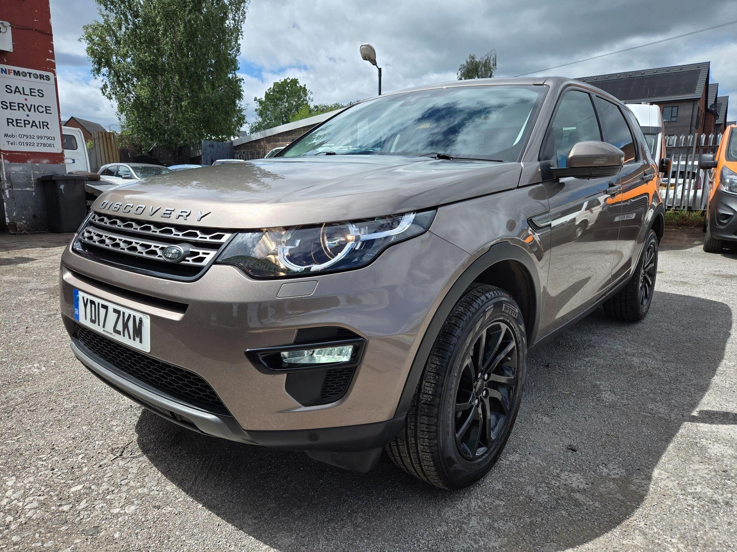 [ berth ]Land Rover Discovery Sport