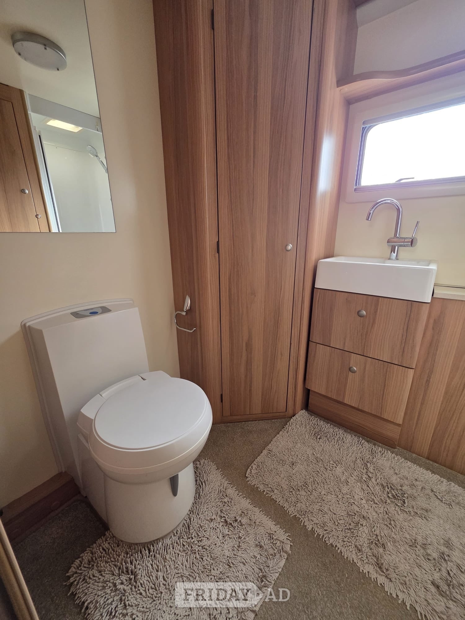 [ berth ]Bailey Unicorn Seville