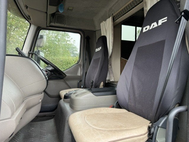 [ berth ]JM Horseboxes 
