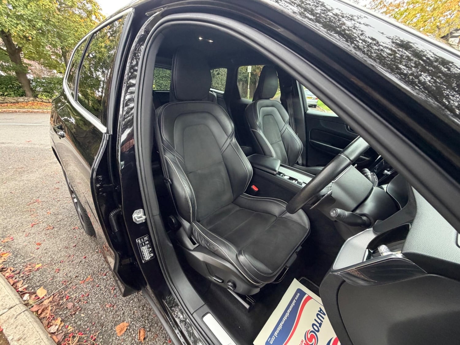 Volvo XC60 2018 - Cars in Orpington