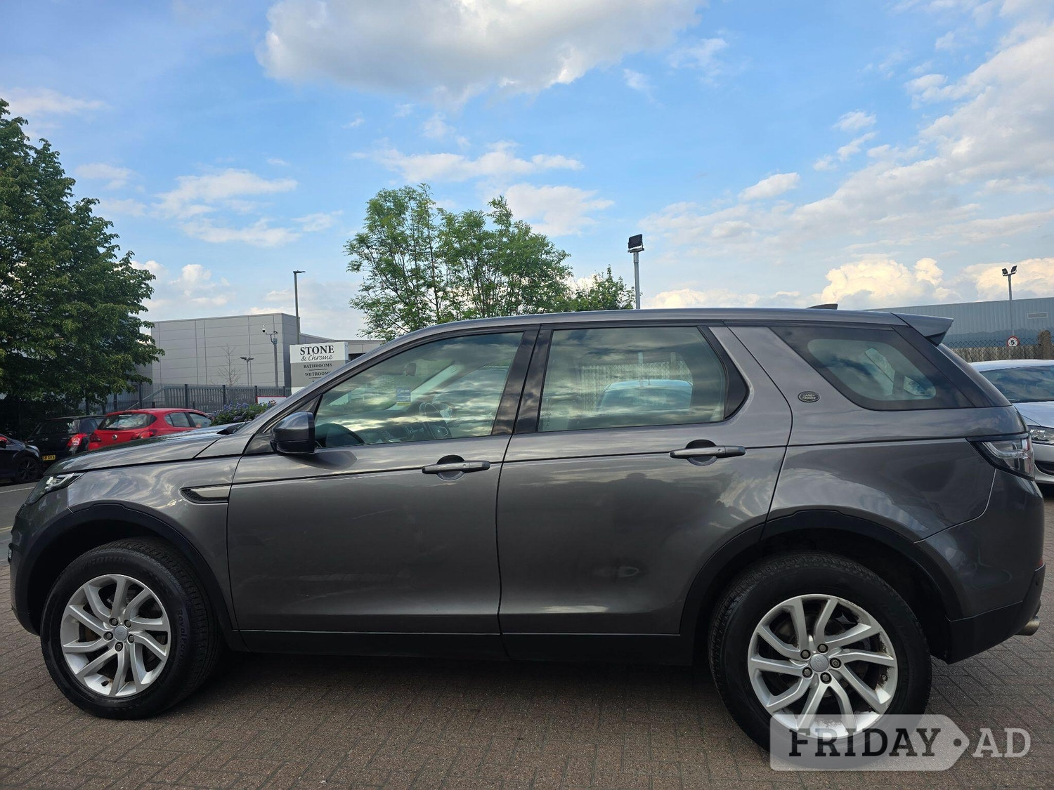 Land Rover Discovery Sport 2017 - Cars in Camberley
