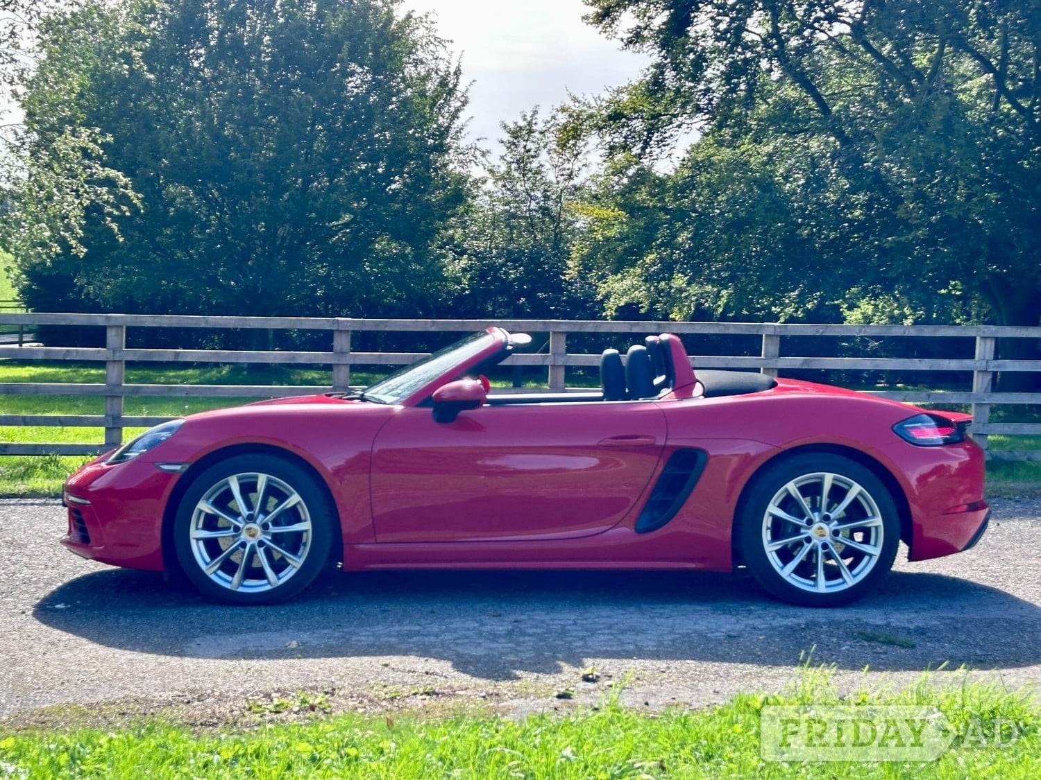 [ berth ]Porsche 718