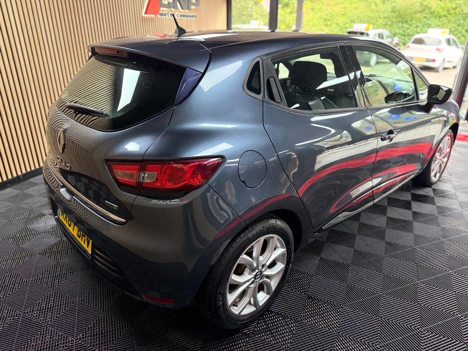 [ berth ]Renault Clio