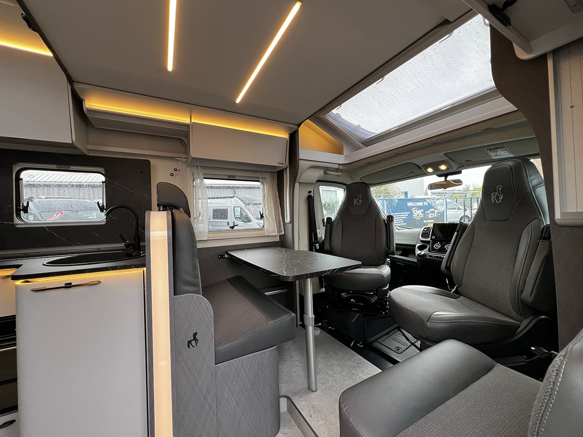 [4 berth ]Etrusco T 6900 SB