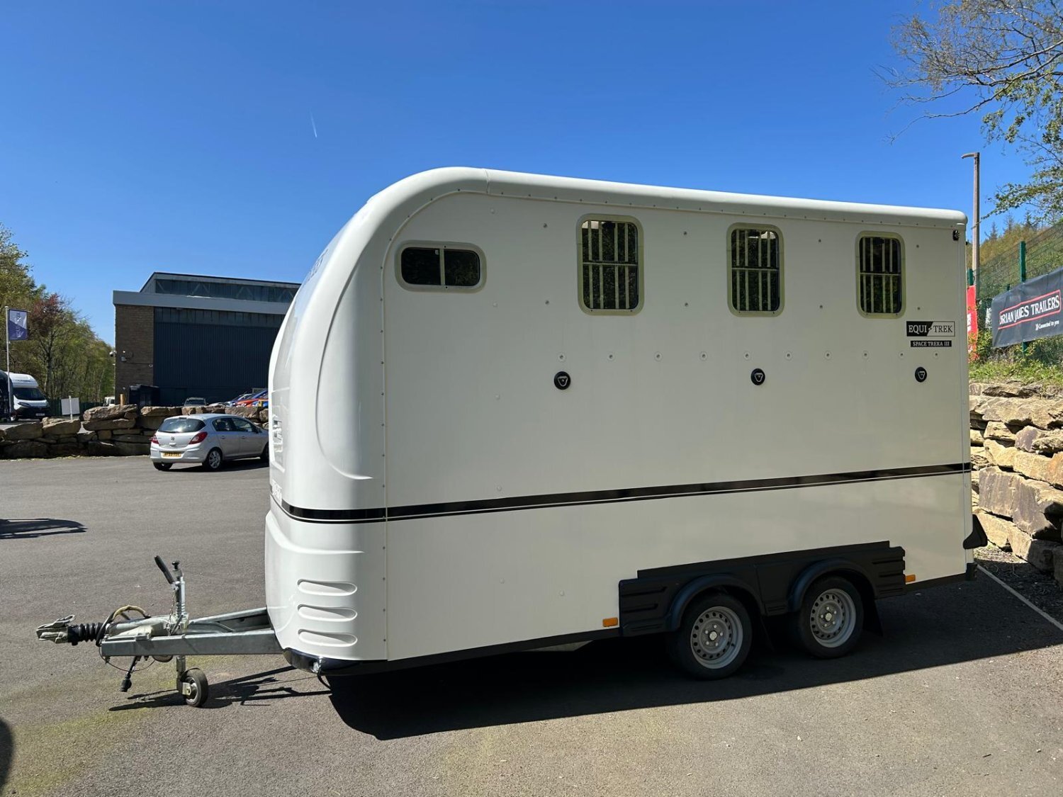 Equi-Trek Space-Treka III  Horse Trailer - Trailers & Horseboxes in Sheffield