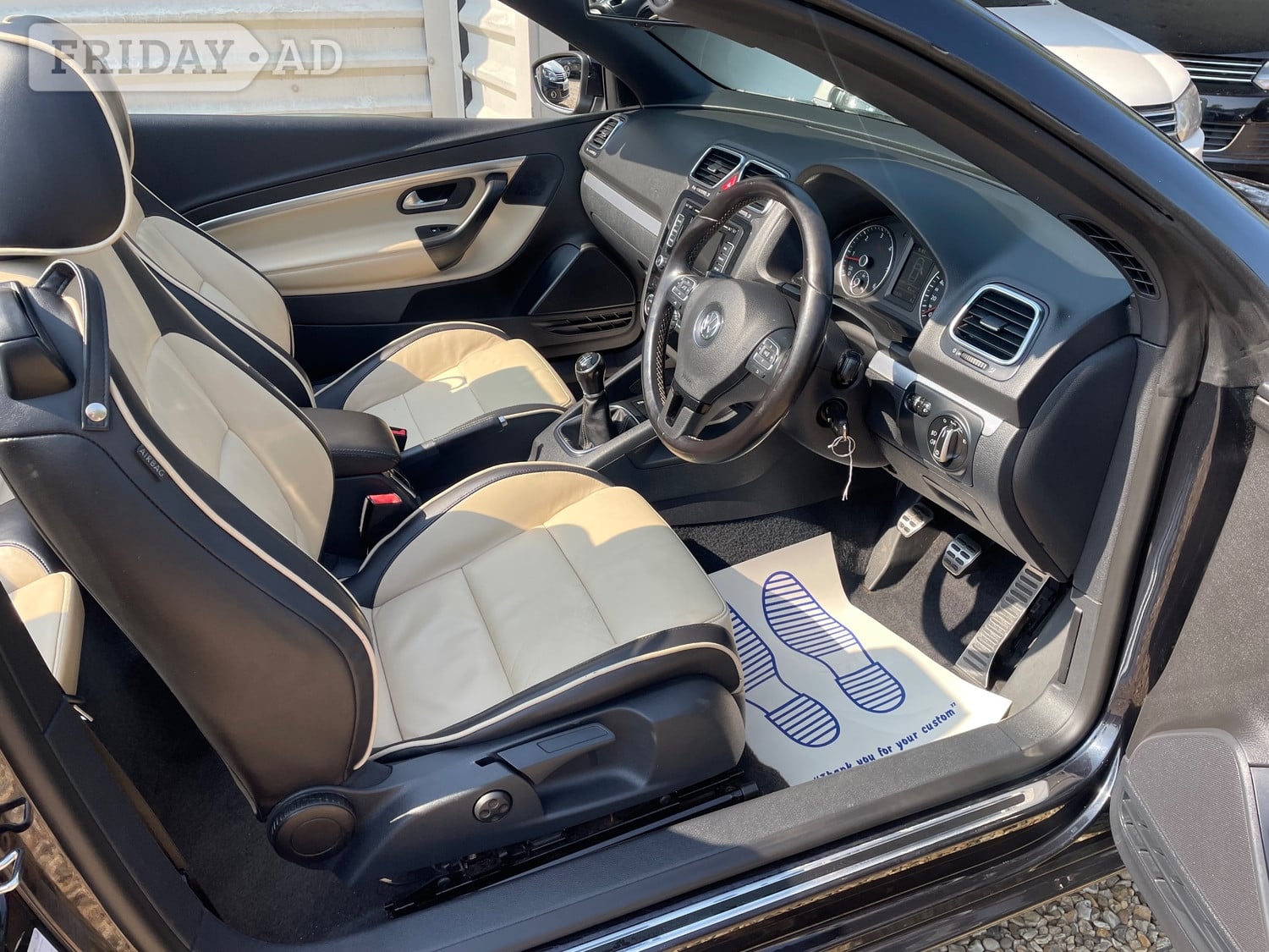 Volkswagen Eos 2013 - Cars in Farnham